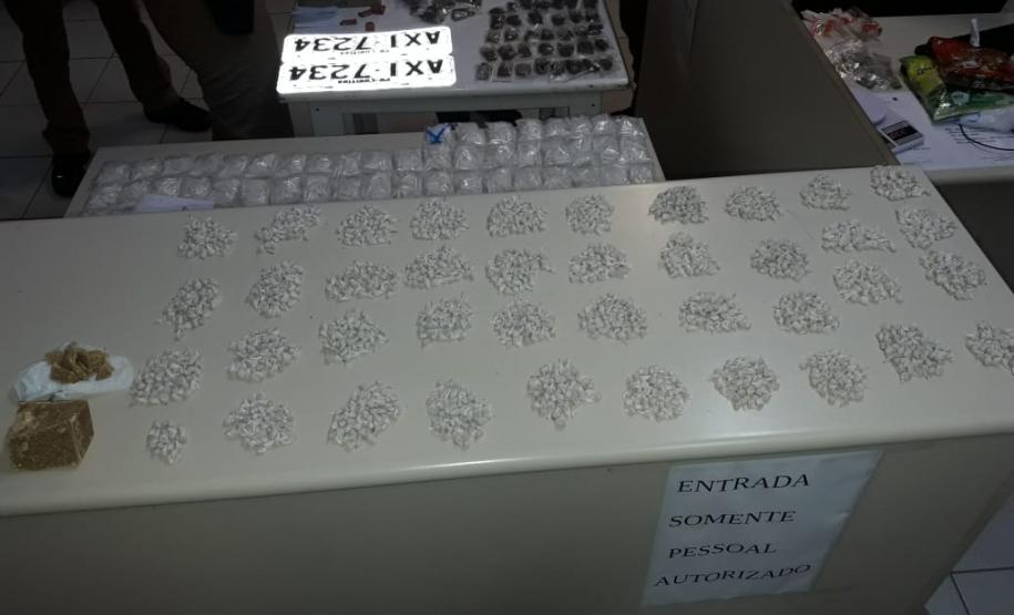 Drogas avaliadas em R$ 100 mil são apreendidas pela PM após denúncia em Colombo (RMC)