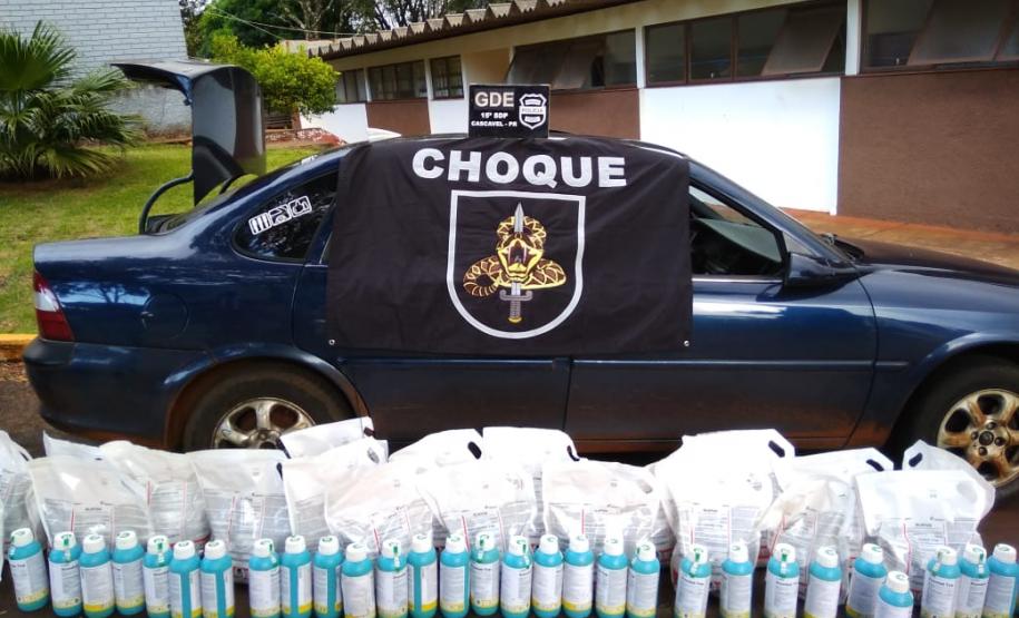 Carga de defensores agrícolas, avaliada em R$ 70 mil, é apreendida pela PM em Cascavel (PR); quatro pessoas são presas