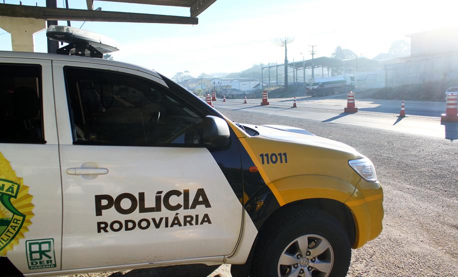 Caminhonete roubada é recuperada pela Polícia Rodoviária Estadual no Oeste do estado