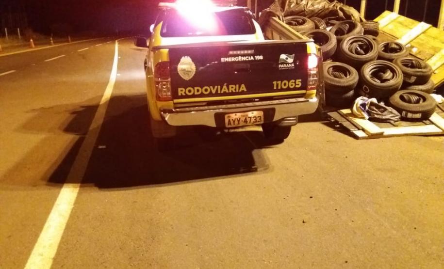 BPRv aprende veículo carregado de pneus contrabandeados em Iporã, no Noroeste do estado