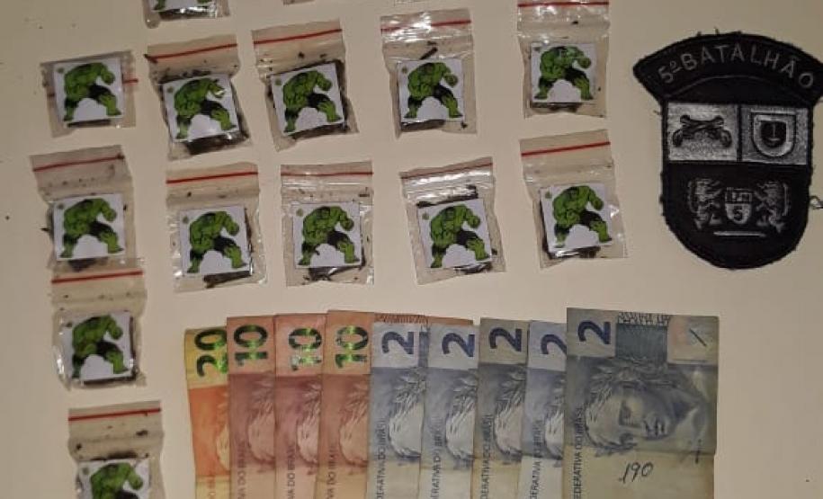 Adolescente que escondia drogas em mata é apreendido por policiais militares em Jataizinho (PR)