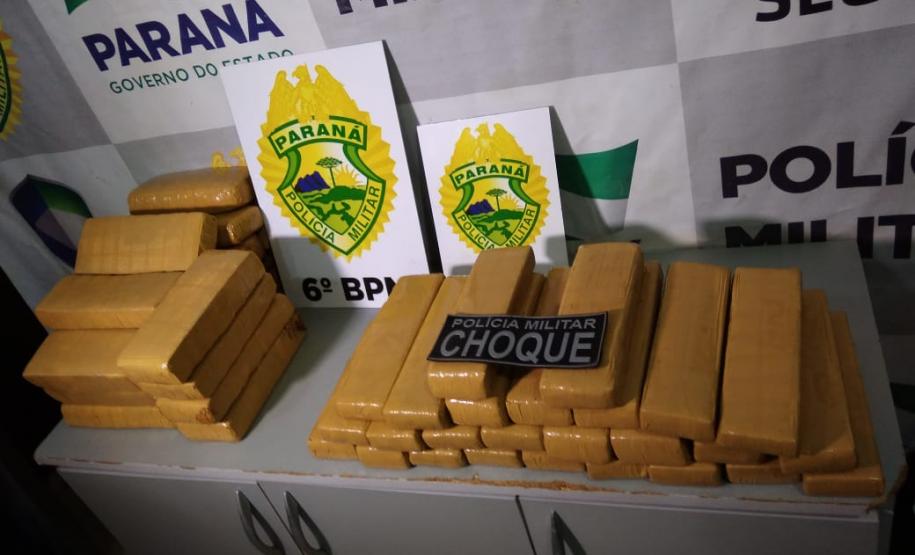 Pelotão de Choque da PM de Cascavel apreende mais de 30 quilos de maconha e encaminha suspeitos