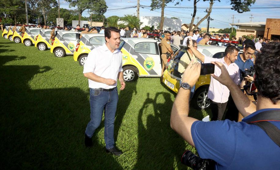 O governador Carlos Massa Ratinho Jr entregou nesta sexta(22) novas viaturas, aparelhos etolométricos e coletes balísticos às unidades da Polícia Militar que pertencem ao 2 Comando Regional - Londrina e região. Londrina,22/02/2019 Foto:Jaelson Lucas / ANPr