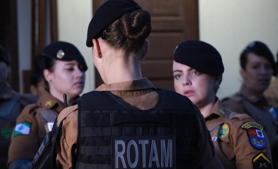 Policiais mulheres assumem patrulhamento e atendimento de ocorrências da área central de Curitiba no Dia da Mulher