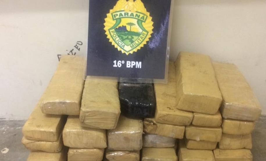 Emprego de cães de faro na região de Guarapuava resulta em maconha e materiais apreendidos