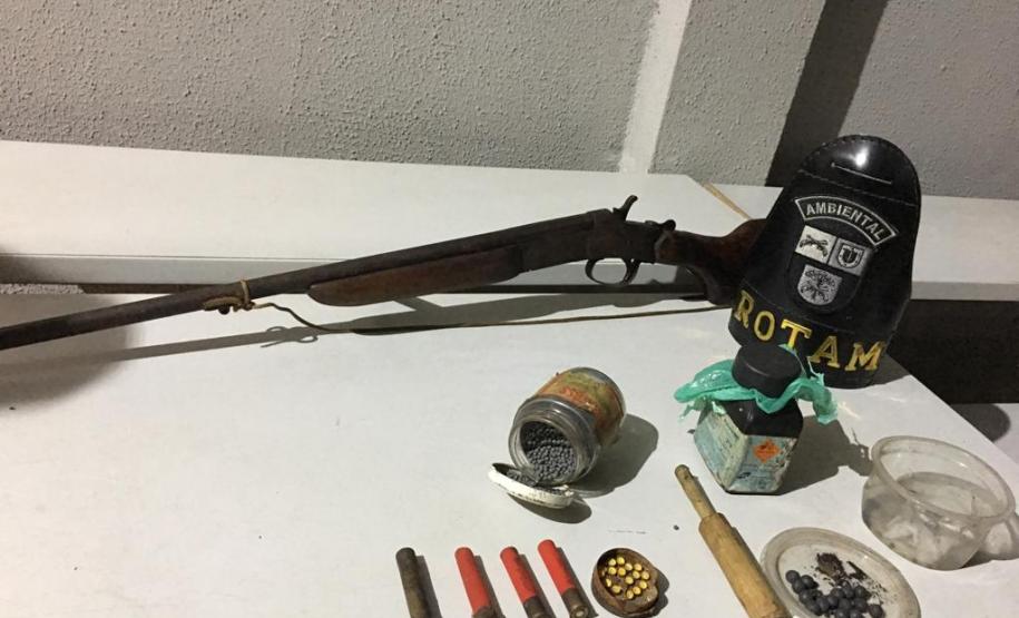 Três suspeitos de desmatamento são presos por porte ilegal de arma de fogo em Campo Largo (PR)