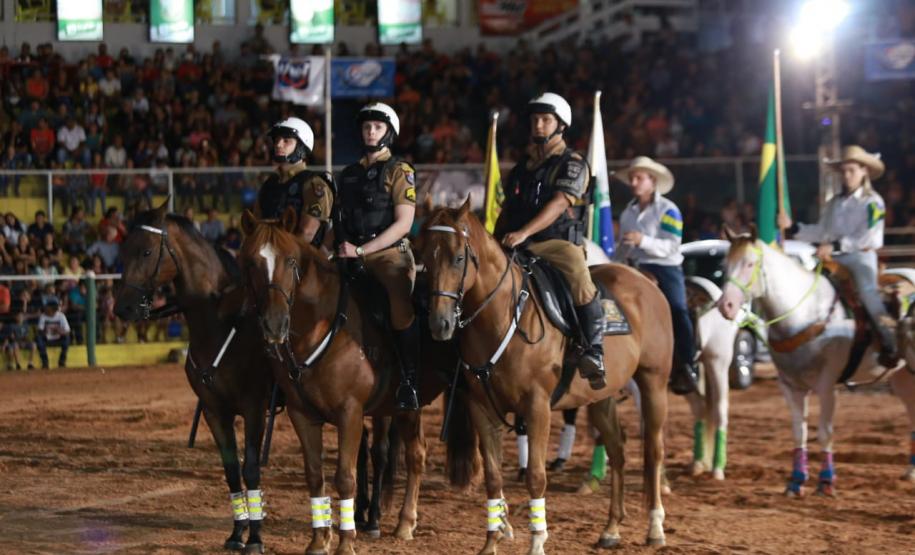 Cavalaria do 6º BPM marca presença na 45ª Expo Umuarama