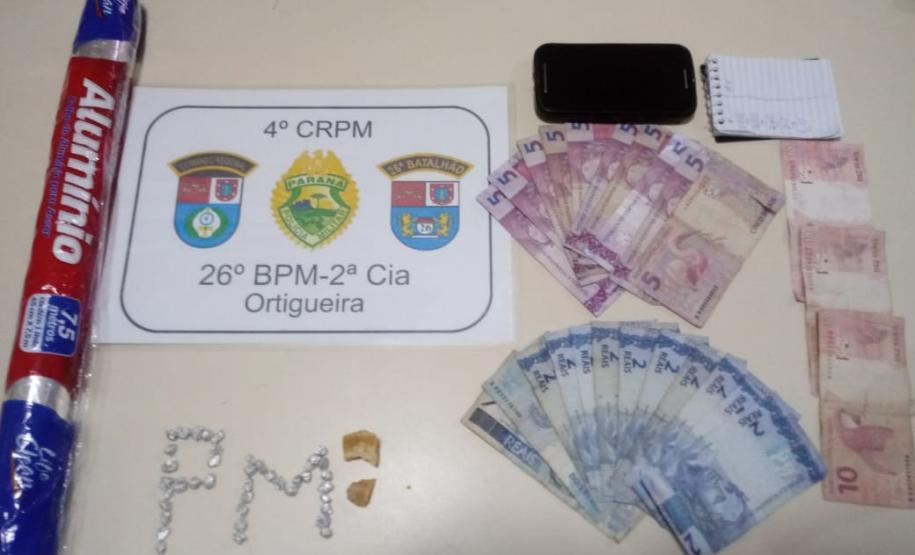 Suspeitos de praticar tráfico de drogas são apreendidos pela Polícia Militar em Ortigueira