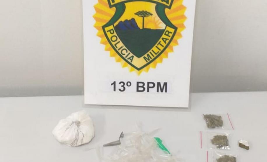 Mulher é flagrada com cocaína e entrega ponto de venda de drogas na Capital