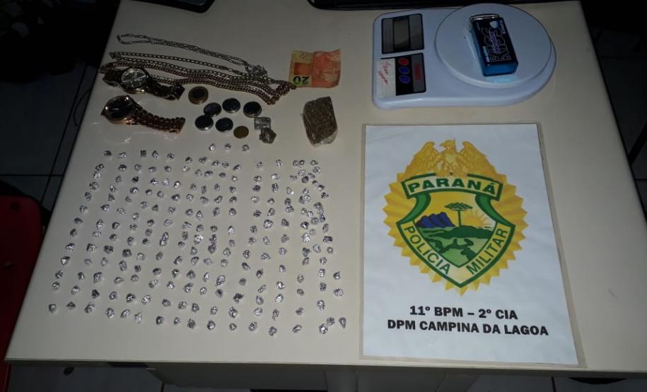 Mais de R$ 2 mil em crack são apreendidos pela PM em Campina da Lagoa, no Centro-Oeste do Paraná