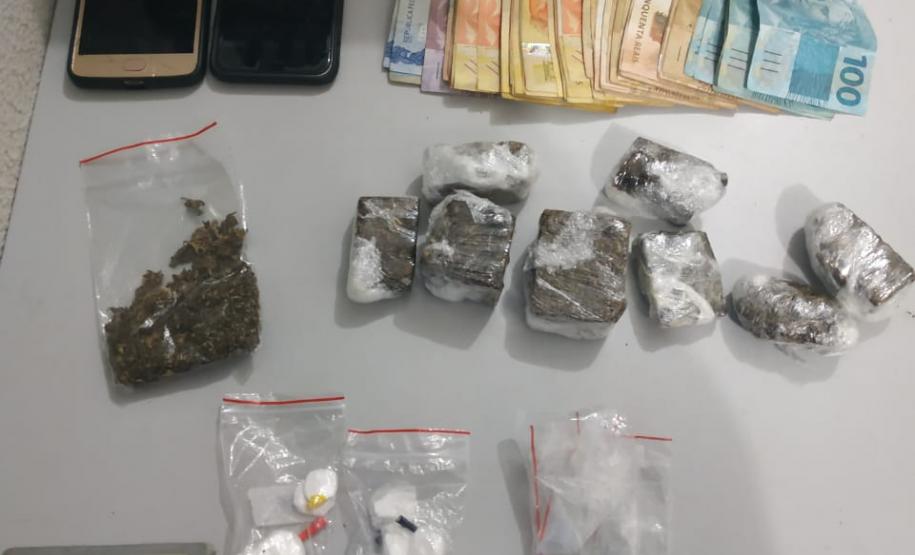 Denúncia leva PM a prender homem suspeito de envolvimento com o tráfico de drogas em Londrina (PR)