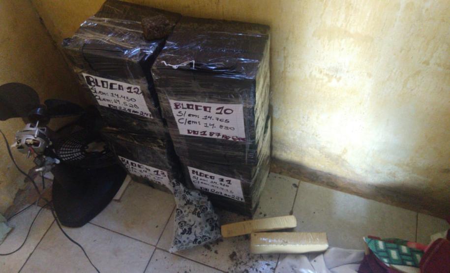 Equipe do Pelotão de Choque apreende mais de 61 quilos de maconha na cidade de Londrina; dois homens são presos