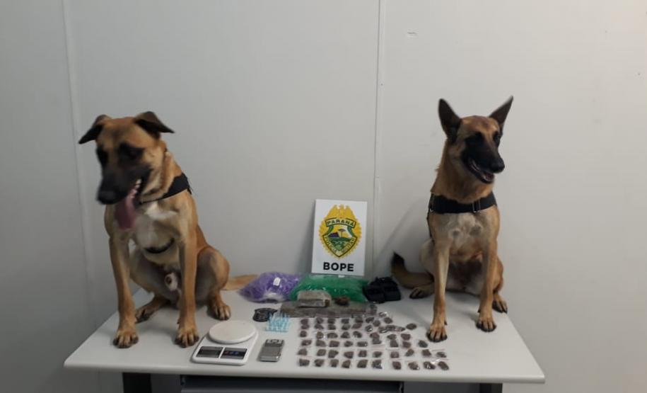 Drogas e balança de precisão são apreendidas pelo BOPE durante abordagem na CIC, em Curitiba