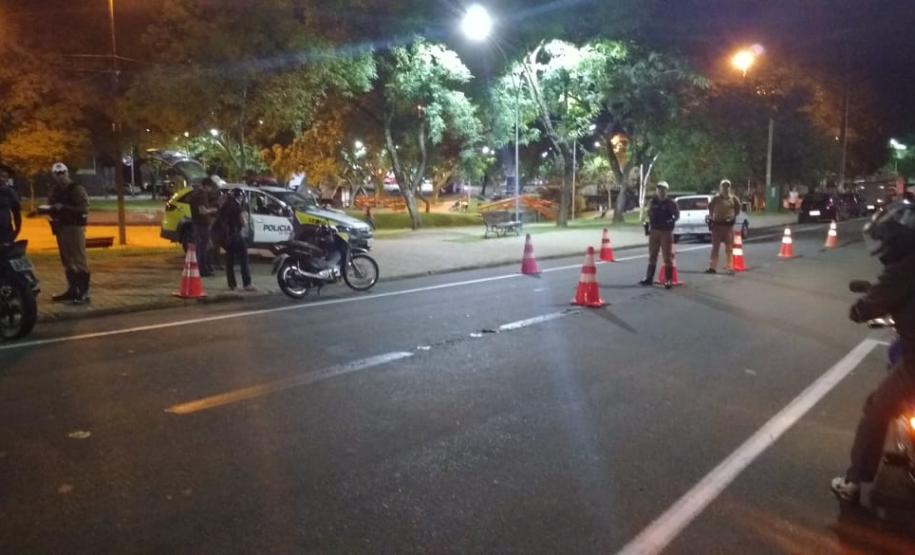 Operação em Telêmaco aborda 141 pessoas e cumpre um mandado de prisão nos Campos Gerais