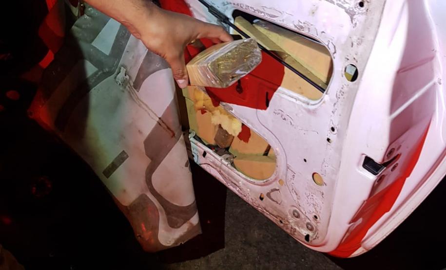 Em Apucarana, PM apreende mais de 44 quilos de maconha e skank, após denúncia