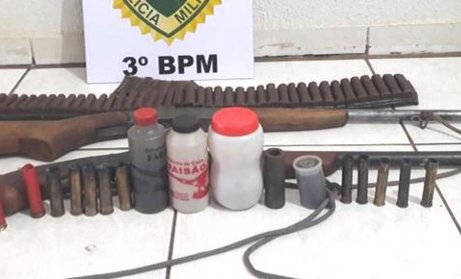 Em situações distintas, armas de fogo são apreendidas, carro é recuperado e quatro homens são presos no Sudoeste do Paraná