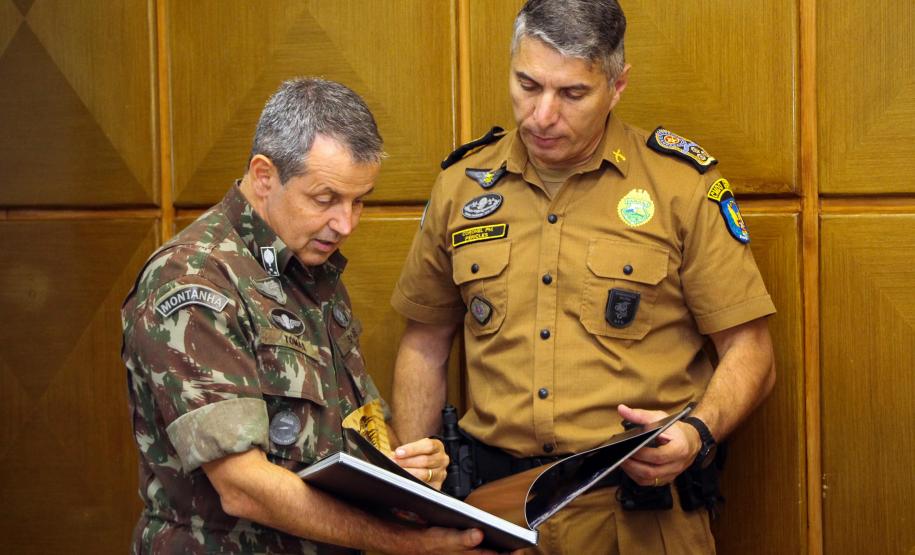 Curitiba, 15 de abril de 2019. Visita do General Tómas - Comandante da 5ª Divisão do Exército