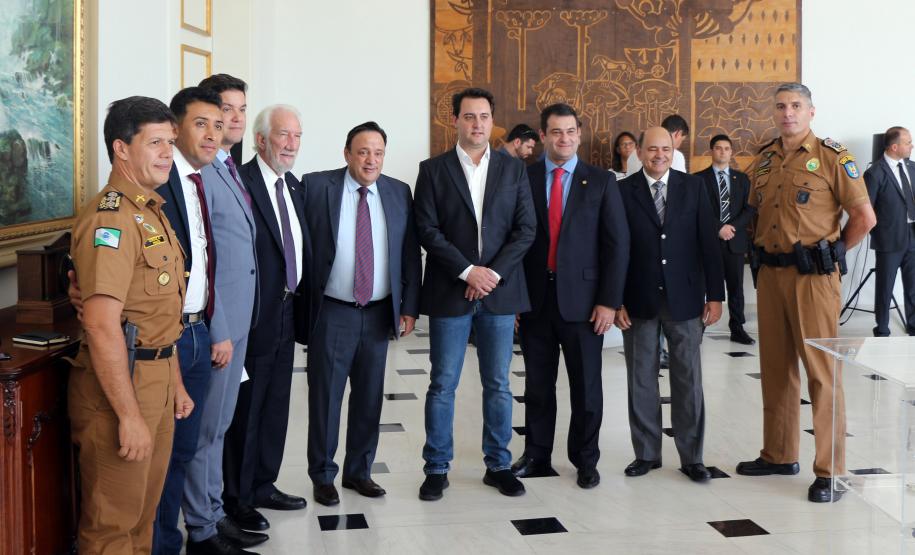 Curitiba, 15 de abril de 2019. Governador assina a promoção de praças da PMPR.