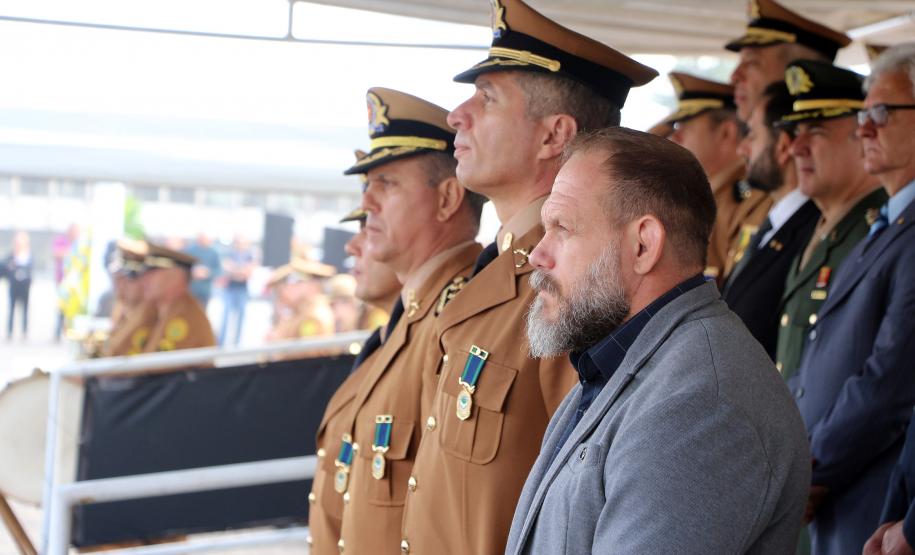 São José dos Pinhais, 17 de abril de 2019. Solenidade alusiva ao "Dia de Tiradentes". Foto: Subcomandante-Geral da PMPR, Comandante-Geral da PMPR e Delegado Geral da PCPR.
