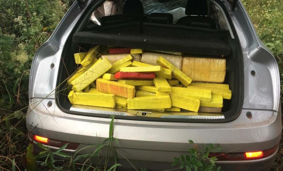 Mais de meia tonelada de maconha são apreendidas pela Polícia Rodoviária na Lapa (PR)
