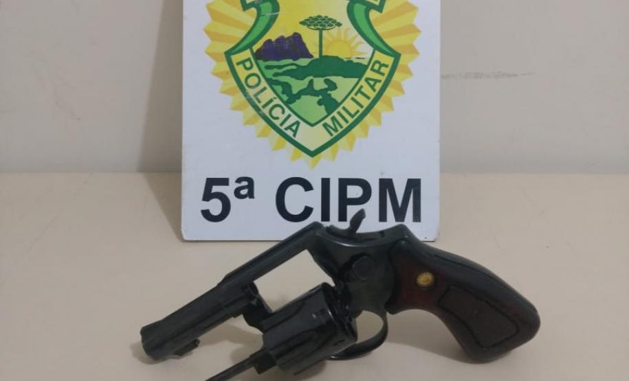 Arma de fogo é apreendida e três são presos pela PM em Cianorte (PR)