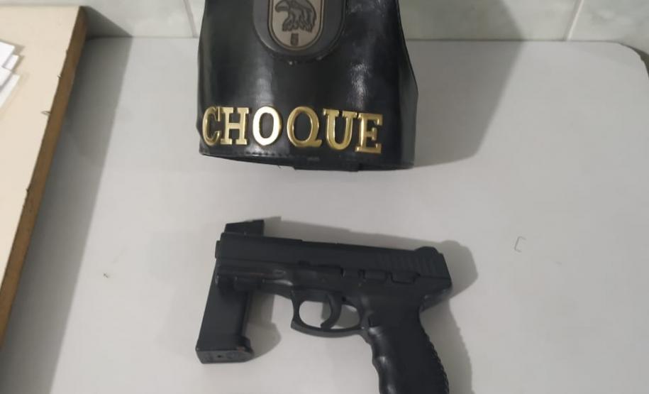 PM prende dois homens e apreende um simulacro de arma de fogo no Norte do estado após receberem denúncias