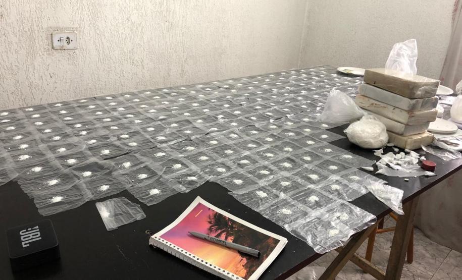 Laboratório de fabricação de cocaína é fechado pela PM no bairro CIC em Curitiba