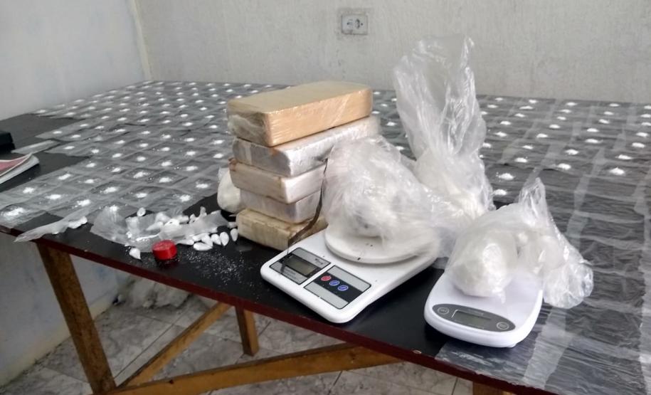 Laboratório de fabricação de cocaína é fechado pela PM no bairro CIC em Curitiba