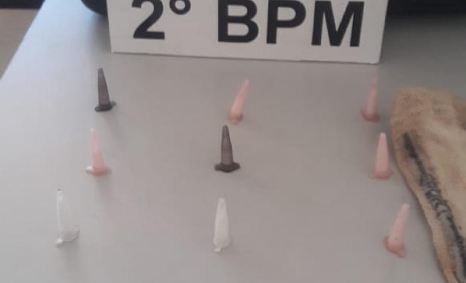 Homem é flagrado com 12 pinos de cocaína, resiste à abordagem e acaba preso pela PM no Norte Pioneiro