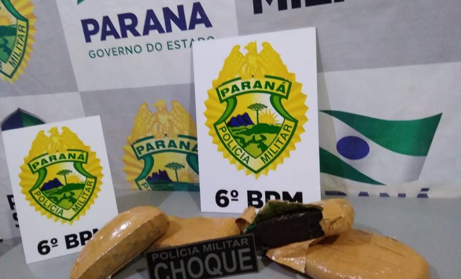 Maconha e haxixe que seriam levadas ao Rio de Janeiro são apreendidas pela PM em Cascavel (PR)