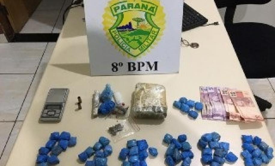 Em uma única ocorrência, várias abordagens acontecem e quarteto suspeito de tráfico de drogas acaba encaminhado em São Carlos do Ivaí (PR)