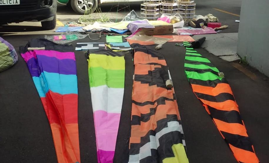 Quatro balões são apreendidos pela PM em São José dos Pinhais (RMC); dois são presos