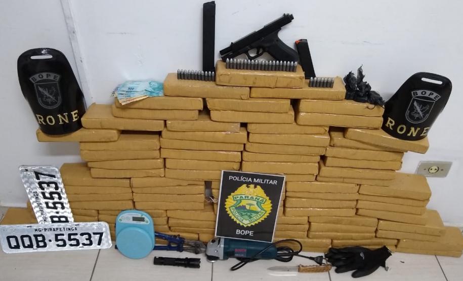 Cerca de 80 quilos de maconha são apreendidos pela RONE em Quatro Barras (RMC)