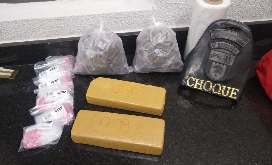 Adolescente é encaminhado após ser flagrado carregando quase dois quilos de maconha em Londrina (PR) Adolescente é encaminhado após ser flagrado carregando quase dois quilos de maconha em Londrina (PR)