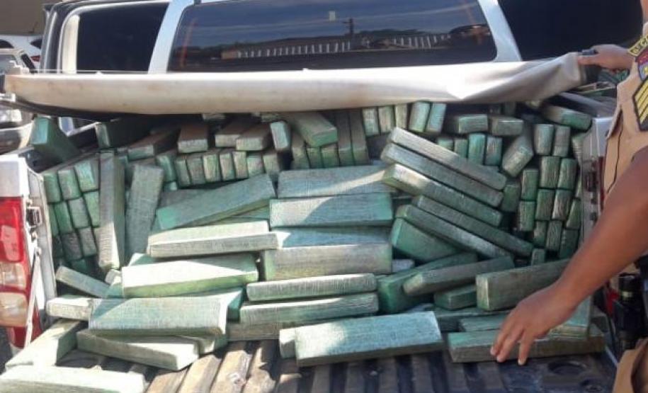 PM apreende caminhonete com 1,5 tonelada de maconha em São João do Ivaí (PR)