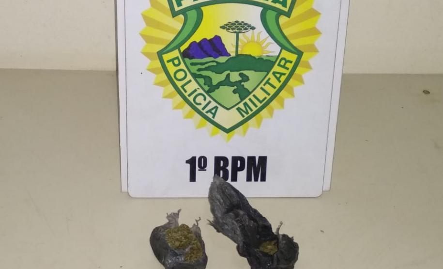 Ação da PM contra o tráfico de drogas resulta em três detidos em Ponta Grossa (PR)