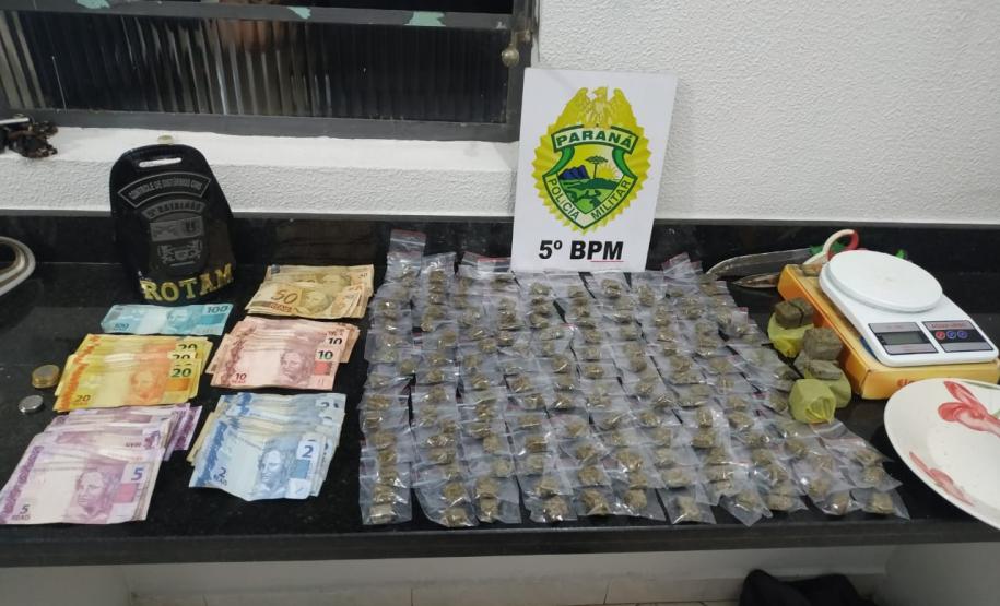 Abordagem resulta em mais de 160 buchas de maconha apreendidas em Londrina (PR)