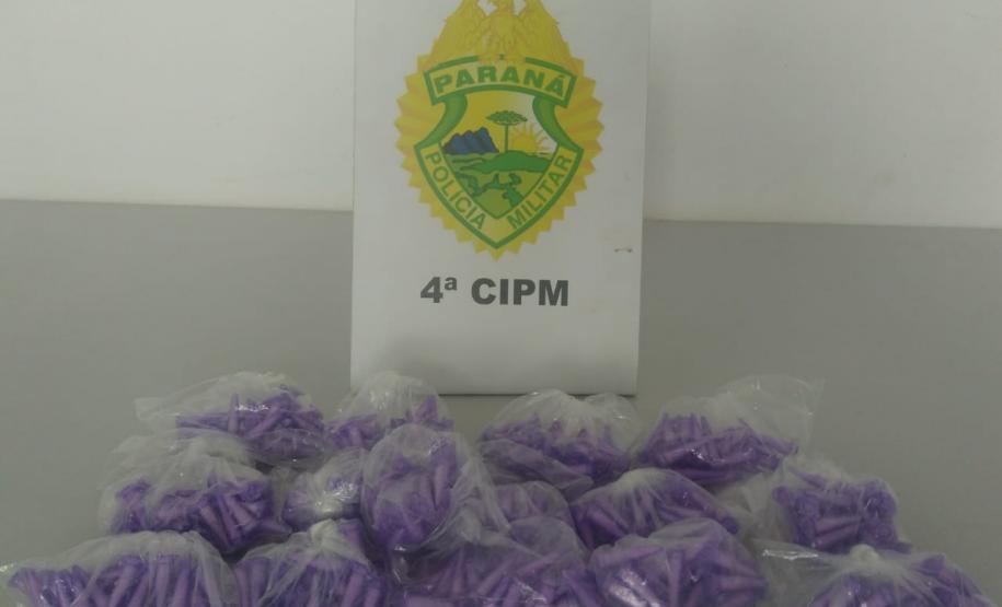 Homem é preso e 390 pinos de cocaína são apreendidos em Londrina, no Norte do estado Homem é preso e 390 pinos de cocaína são apreendidos em Londrina, no Norte do estado