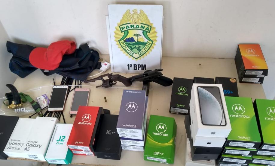 Ação rápida da PM resulta na recuperação de 27 celulares e no encaminhamento de trio logo após roubo em shopping em Ponta Grossa (PR)