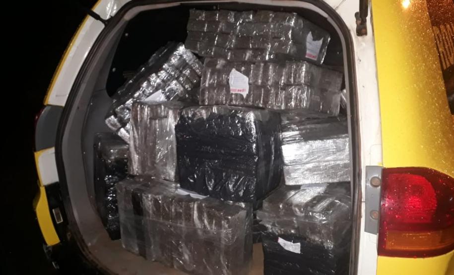 Mais de 300 quilos de maconha são apreendidos após denúncia, em Cascavel (PR) Mais de 300 quilos de maconha são apreendidos após denúncia, em Cascavel (PR)