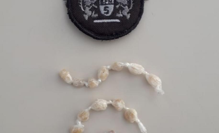 Homem é preso pela PM portando 20 pedras de crack na cidade de Ibiporã, no Norte do estado Homem é preso pela PM portando 20 pedras de crack na cidade de Ibiporã, no Norte do estado