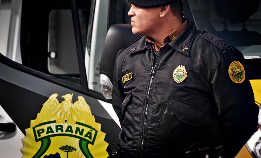 Adolescente armado em Hospital é detido por policiais militares de Arapoti (PR) Adolescente armado em Hospital é detido por policiais militares de Arapoti (PR)