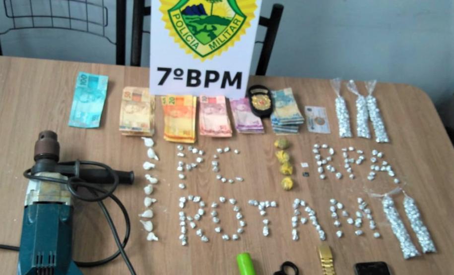 Quase 400 pedras de crack são apreendidas em operação conjunta da PM com a Polícia Civil em Rondon, no Noroeste do estado