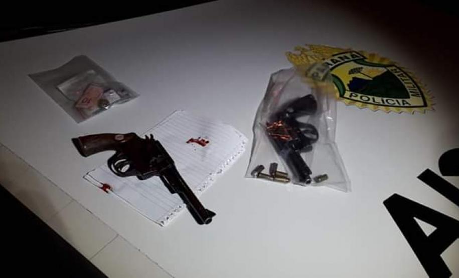 Homem é preso e duas armas de fogo são apreendidas pela PM em Londrina, no Norte do estado Homem é preso e duas armas de fogo são apreendidas pela PM em Londrina, no Norte do estado