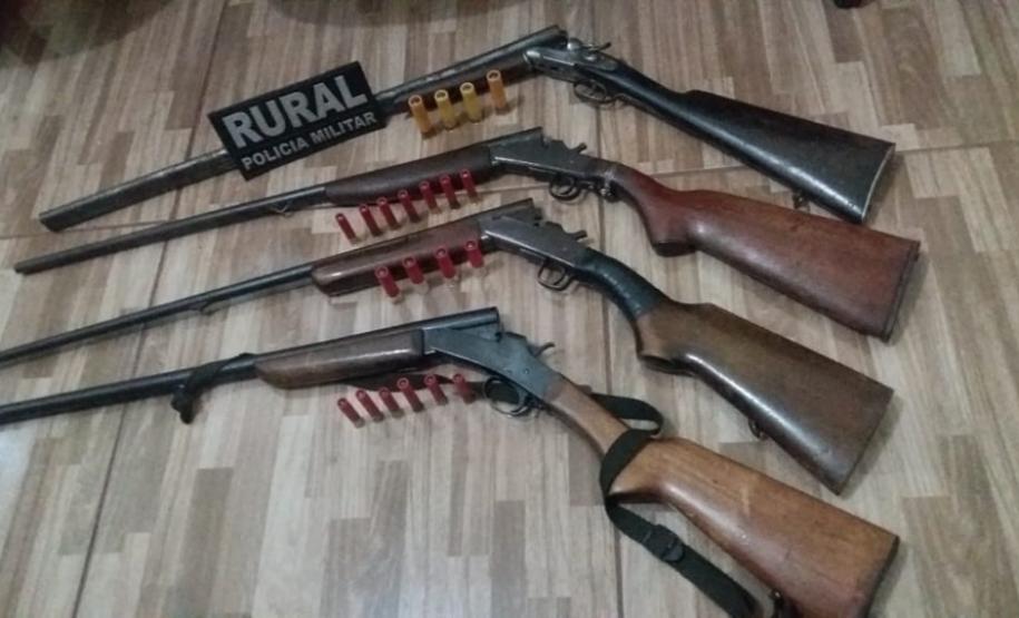 Três espingardas são apreendidas e três homens acabam presos pela PM no Centro-Oeste do estado
