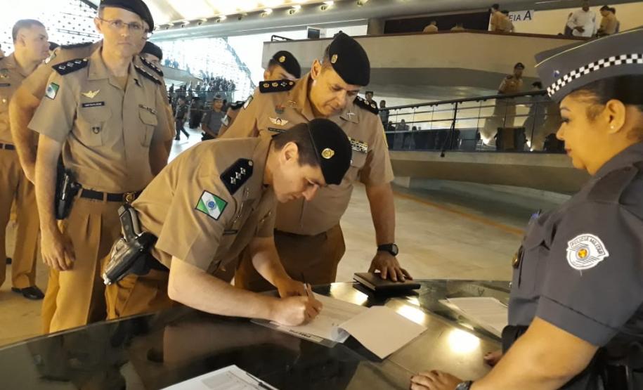 Oficiais da Polícia Militar do Paraná participam de conferência internacional sobre segurança pública em São Paulo Oficiais da Polícia Militar do Paraná participam de conferência internacional sobre segurança pública em São Paulo