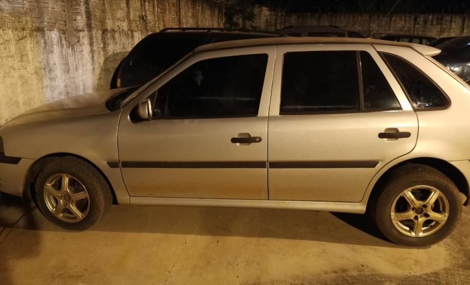 Em um único dia, PM de Cianorte (PR) apreende 62 pedras de crack, dois carros e encaminham quatro pessoas