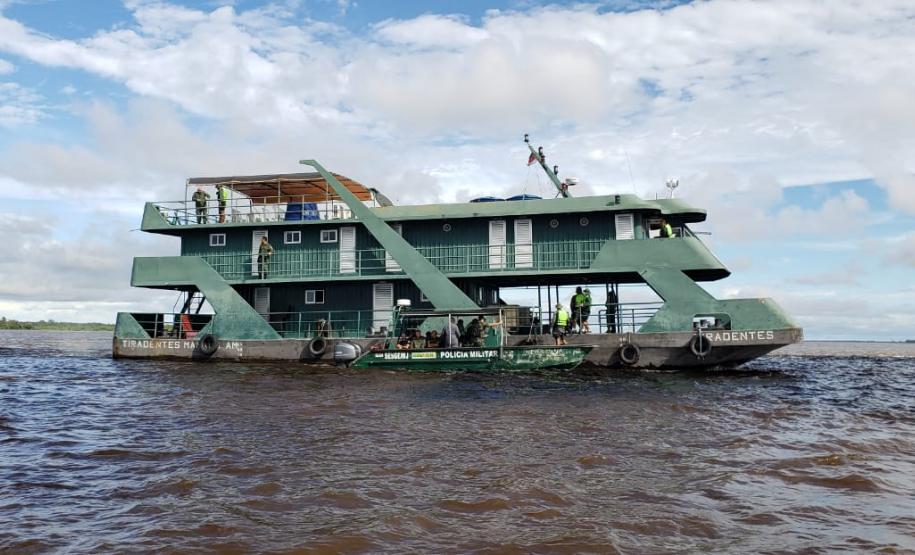 Oficiais da PMPR participam de 1º Seminário de Abordagens a Embarcações, no Amazonas Oficiais da PMPR participam de 1º Seminário de Abordagens a Embarcações, no Amazonas