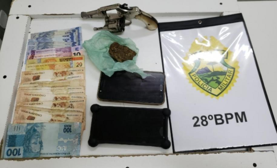 Trio é preso por porte de arma de fogo, envolvimento com drogas e furto no município da Lapa, no Sudeste do estado Trio é preso por porte de arma de fogo, envolvimento com drogas e furto no município da Lapa, no Sudeste do estado