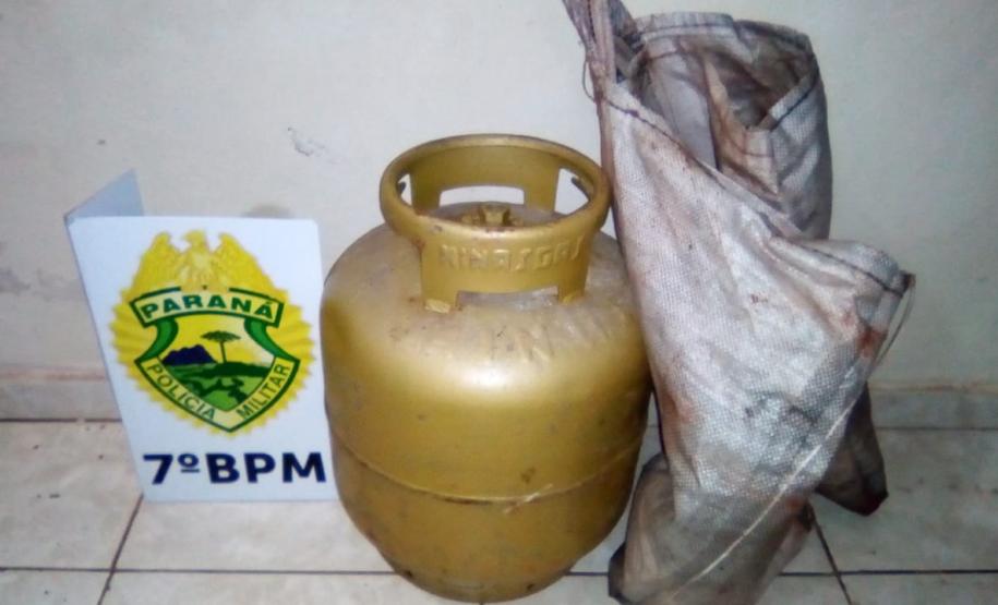 Em ocorrências diferentes, policiais militares do 7º BPM apreendem arma de fogo e um homem acaba preso no Noroeste do Paraná Em ocorrências diferentes, policiais militares do 7º BPM apreendem arma de fogo e um homem acaba preso no Noroeste do Paraná